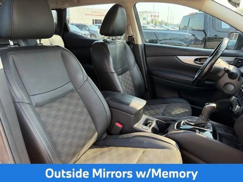 Used 2020 Nissan Rogue Sport SV w/ Technology Package FWD image 14