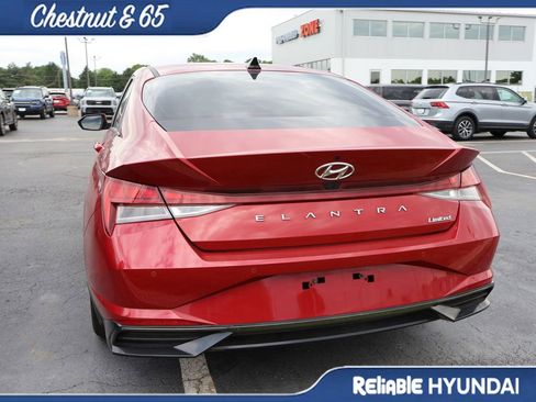 Used 2023 Hyundai Elantra Limited FWD image 17