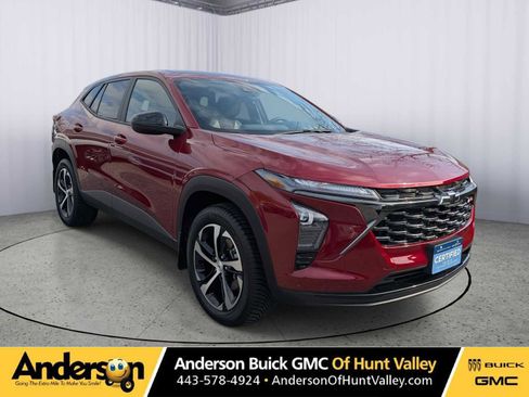 Certified 2024 Chevrolet Trax RS w/ Driver Confidence Package image 1