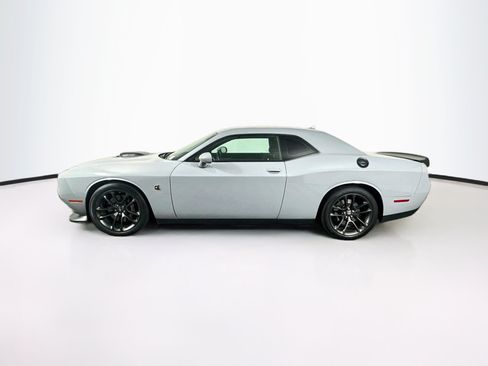 Used 2021 Dodge Challenger R/T Scat Pack w/ Shaker Package RWD image 4