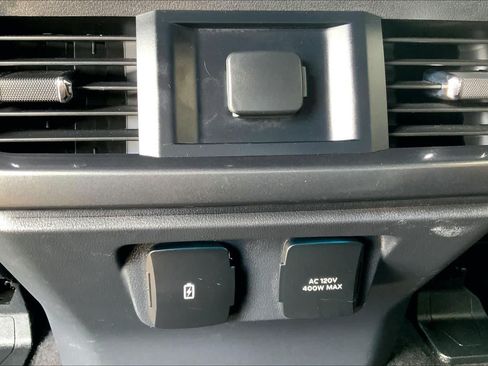 Used 2023 Ford F150 Lariat AWD/4WD image 30