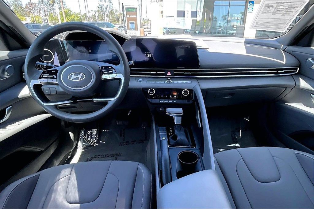 Certified 2024 Hyundai Elantra SEL FWD image 12