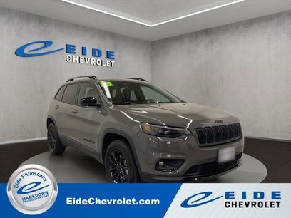 Used 2023 Jeep Cherokee Altitude Lux