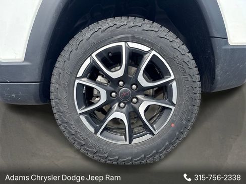 Used 2025 Jeep Compass Trailhawk AWD/4WD image 21