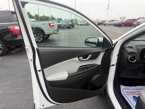 Used 2023 Hyundai Kona SEL w/ Convenience Package FWD image 16