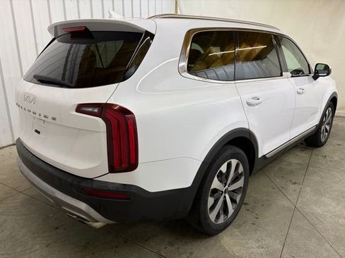 Used 2022 Kia Telluride EX w/ EX Premium Package FWD image 6