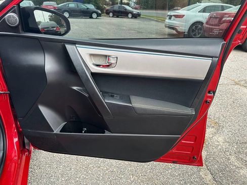 Used 2016 Toyota Corolla LE image 21