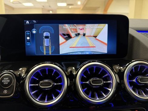 Used 2025 Mercedes-Benz GLA 250 image 16