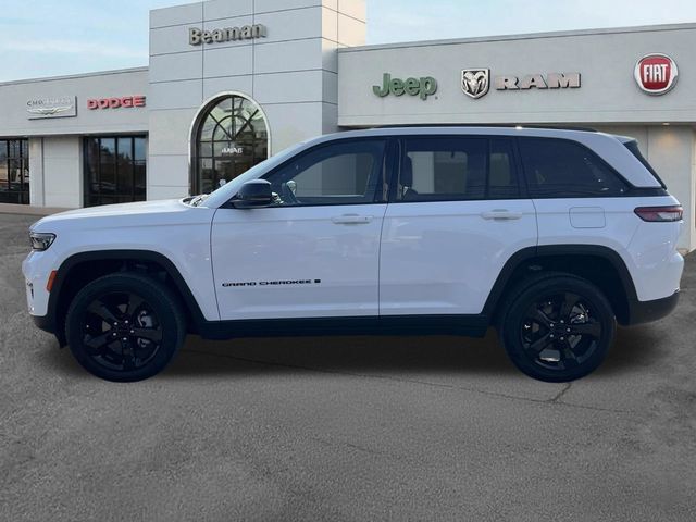 Used 2023 Jeep Grand Cherokee Limited w/ Black Appearance Package RWD image 4