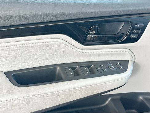 Used 2024 Honda Odyssey Elite image 18