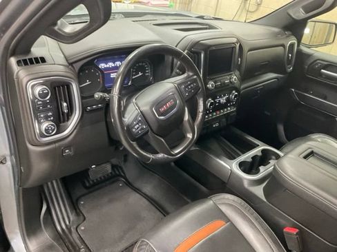 Used 2022 GMC Sierra 1500 AT4 w/ Technology Package AWD/4WD image 8