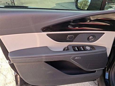 Used 2024 Lincoln Nautilus Reserve w/ Equipment Group 202A image 12