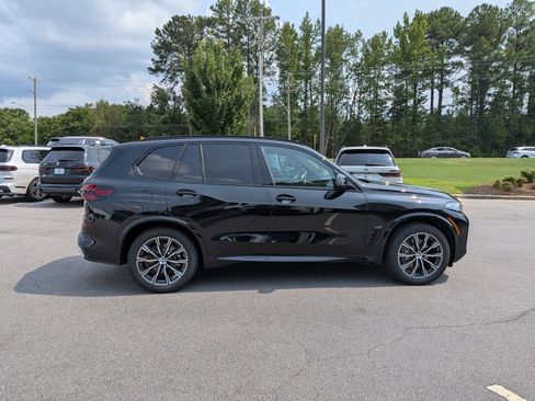 New 2026 BMW X5 sDrive40i w/ M Sport Package RWD image 2