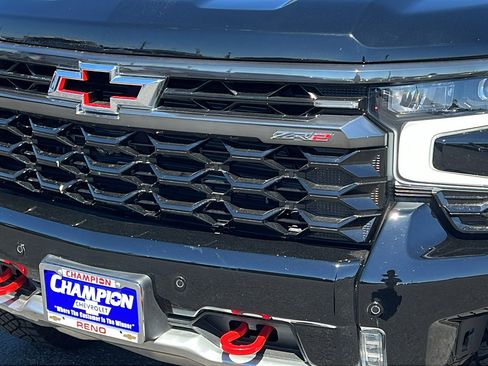 Certified 2025 Chevrolet Silverado 1500 ZR2 AWD/4WD image 10