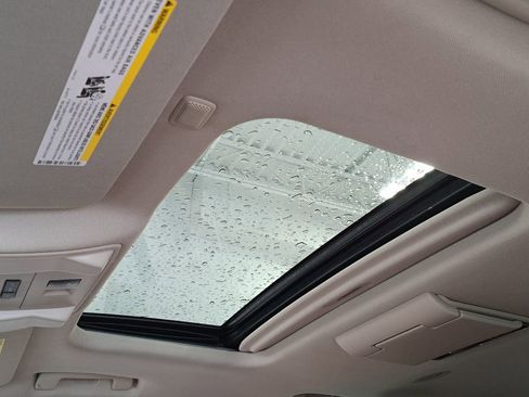 Used 2016 Cadillac Escalade ESV Luxury image 25