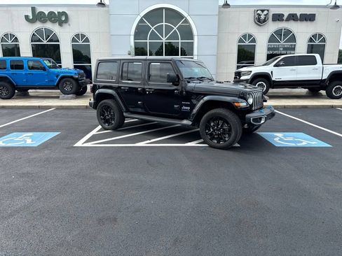 Used 2023 Jeep Wrangler Unlimited Sahara w/ Cold Weather Group AWD/4WD image 2
