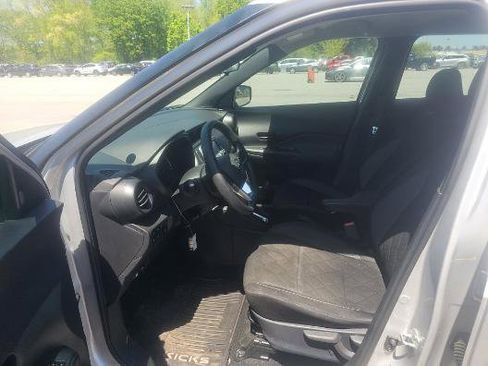 Used 2020 Nissan Kicks S image 4