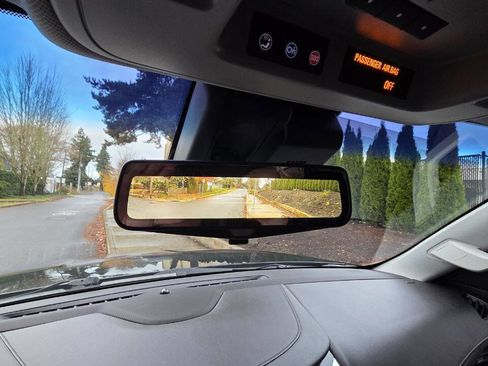 Used 2017 Cadillac Escalade ESV Luxury image 18