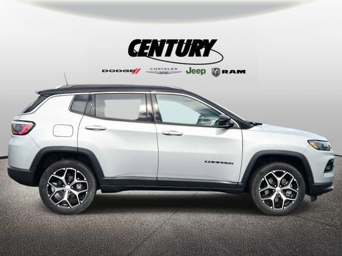 Used 2024 Jeep Compass Limited AWD/4WD image 2