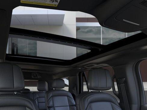 New 2026 Lincoln Navigator Reserve AWD/4WD image 23
