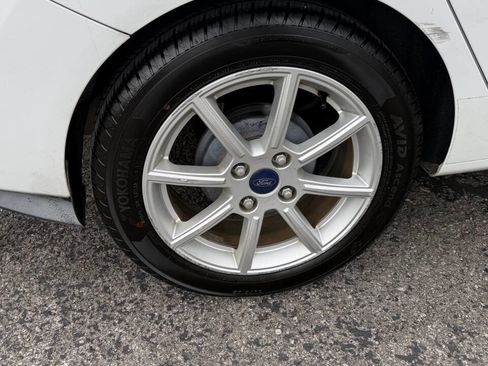 Used 2014 Ford Fiesta SE w/ Equipment Group 201B image 19