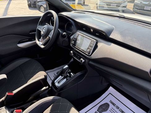 Used 2019 Nissan Kicks FWD image 29