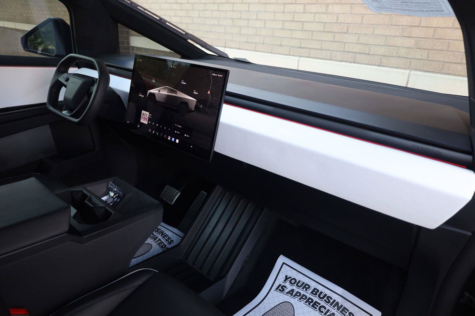 Used 2024 Tesla Cybertruck AWD Crew Cab image 31