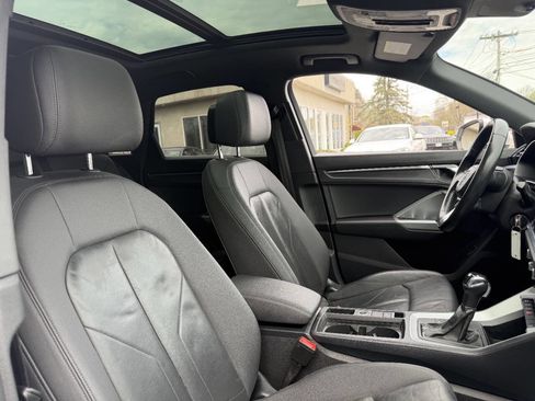 Used 2020 Audi Q3 2.0T Premium image 29