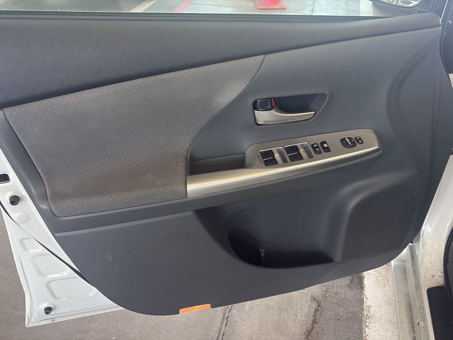 Used 2013 Toyota Prius V Three FWD image 6
