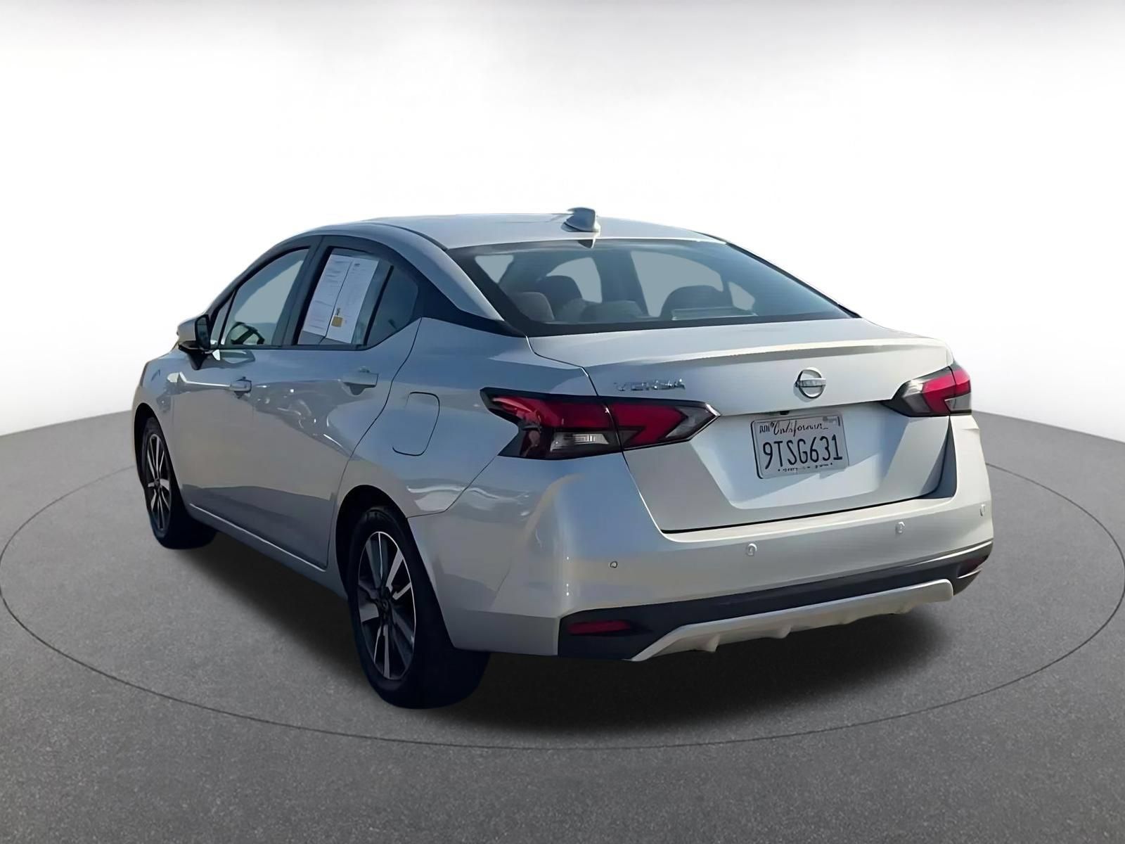 Used 2025 Nissan Versa SV FWD image 10