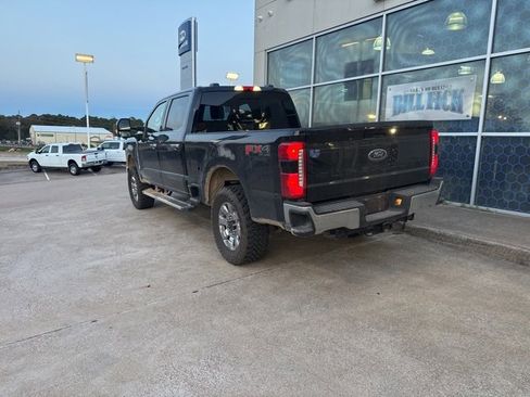 Used 2025 Ford F250 Lariat w/ Chrome Package image 5
