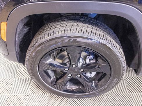 New 2025 Jeep Grand Cherokee Altitude image 43