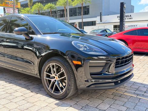 Used 2022 Porsche Macan AWD/4WD image 5