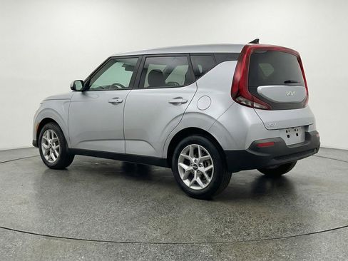 Used 2025 Kia Soul LX w/ LX Technology Package FWD image 6