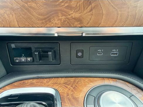 Used 2023 Nissan Armada SL RWD image 31