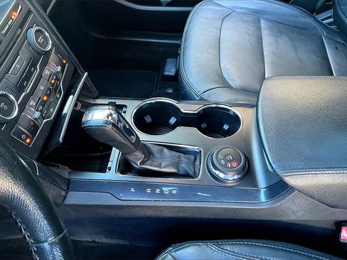 Used 2017 Ford Explorer XLT w/ Equipment Group 202A image 17