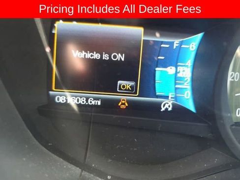 Used 2017 Ford Fusion SE w/ Fusion SE Technology Package FWD image 2