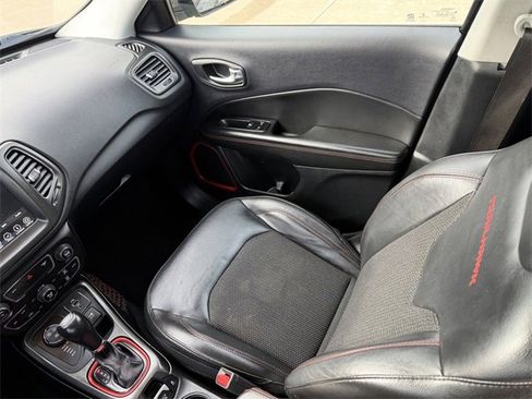 Used 2018 Jeep Compass Trailhawk w/ Cold Weather Group image 17