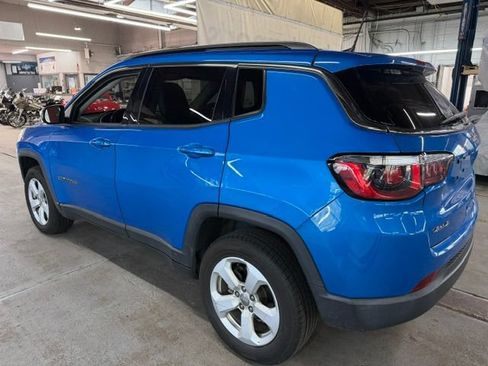 Used 2019 Jeep Compass Latitude w/ Cold Weather Group AWD/4WD image 2