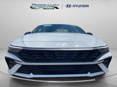New 2025 Hyundai Elantra Sport FWD image 3