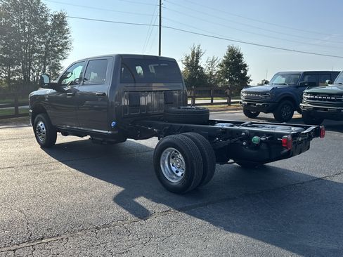 New 2026 RAM 3500 Tradesman w/ Chrome Appearance Group image 7