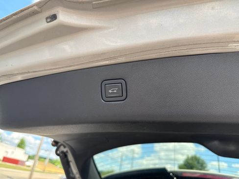 Used 2021 Chevrolet Blazer LT FWD image 41