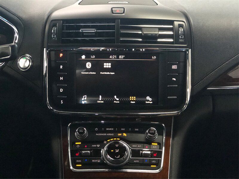 Used 2019 Lincoln Continental Premiere FWD image 13