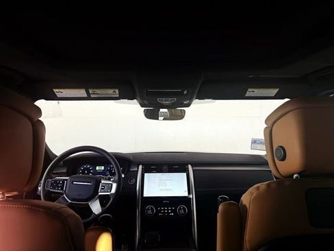 Certified 2025 Land Rover Discovery Dynamic SE AWD/4WD image 29