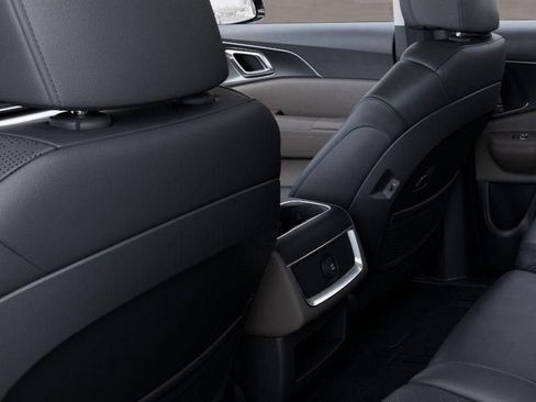 New 2025 Kia Carnival LXS FWD image 26