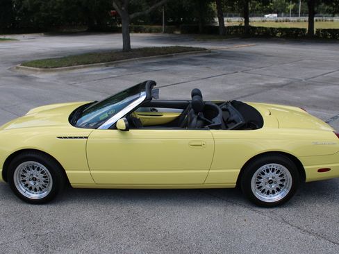 Used 2002 Ford Thunderbird RWD image 10
