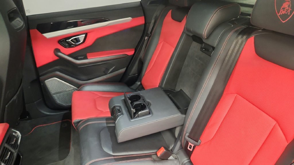 Used 2020 Lamborghini Urus AWD/4WD image 44