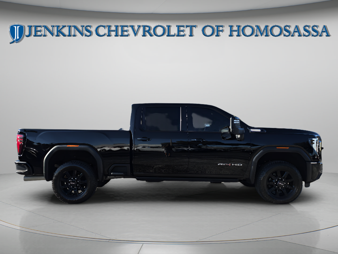 Used 2024 GMC Sierra 2500 AT4 w/ AT4 Premium Plus Package AWD/4WD image 3