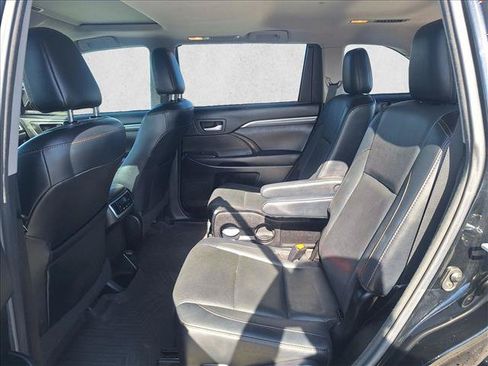 Used 2017 Toyota Highlander Limited AWD/4WD image 15