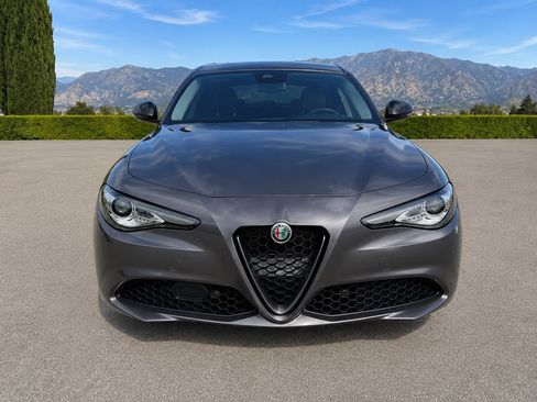 Used 2021 Alfa Romeo Giulia Sprint w/ Nero Edizione RWD image 2